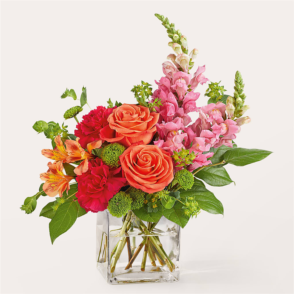 Cosmopolitan Bouquet – Colonial Flower Shop, Madison IN